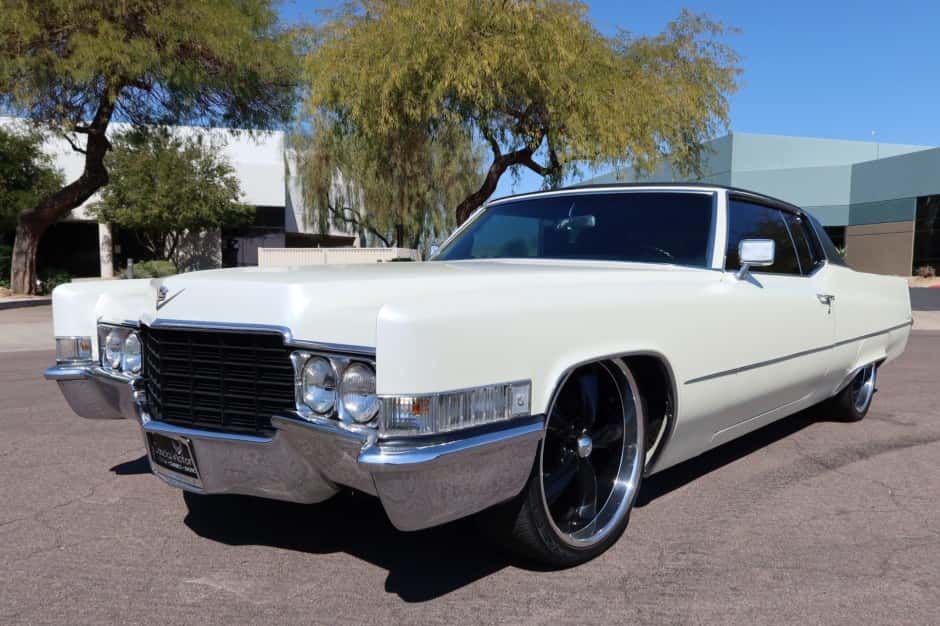 1969 Cadillac DeVille sold for $25,569