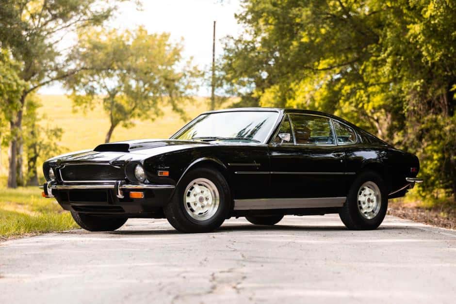 1978 Aston Martin V8 (1977-1989) sold for $107,000