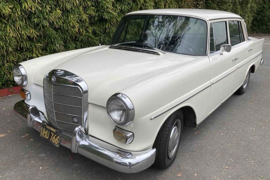1967 Mercedes-Benz W110 sold for $10,000