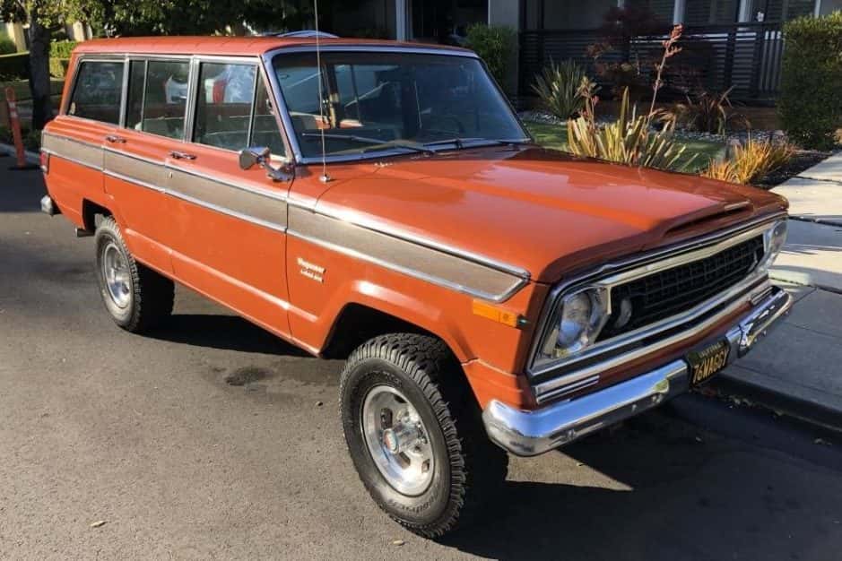 1976 Jeep SJ Wagoneer sold for $11,250