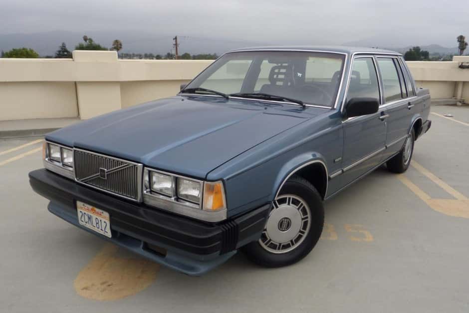 1986 Volvo 700-Series sold for $8,100