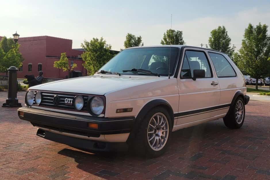 1986 Volkswagen GTI Mk2 sold for $10,750