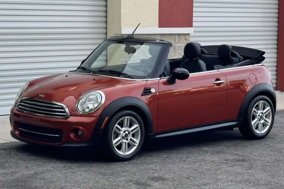 2013 Mini R57 Convertible sold for $9,200
