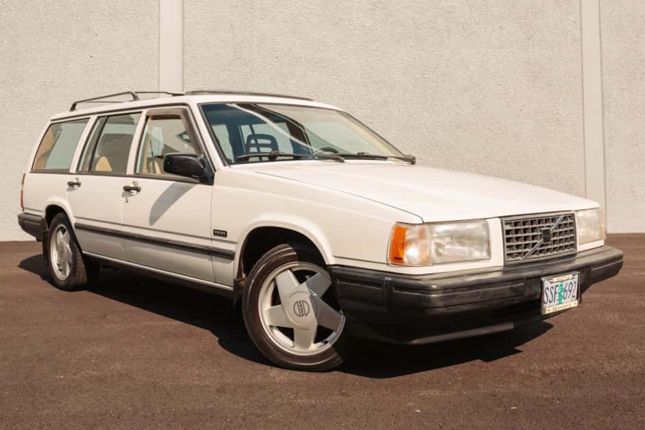 1990 Volvo 700-Series sold for $6,300