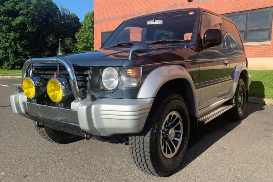 1992 Mitsubishi Pajero & Montero sold for $7,600
