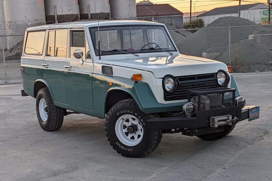 1972 Toyota Land Cruiser FJ55 sold for $18,250