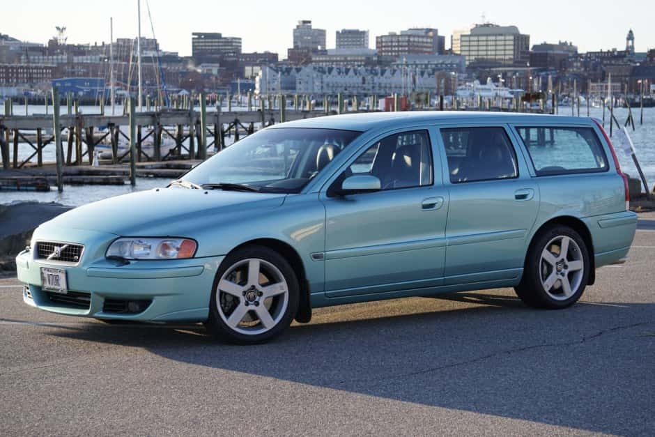 2005 Volvo V70R sold for $22,000