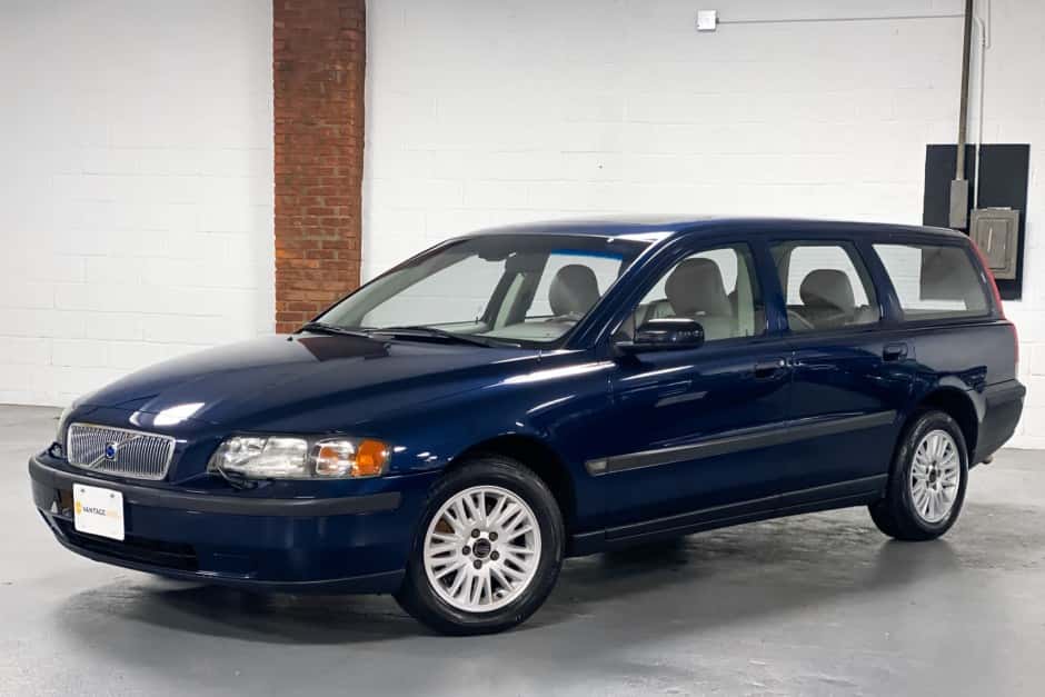 2004 Volvo V70 sold for $14,750