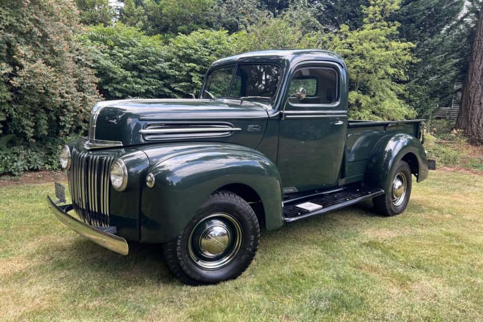 1946 Ford Pickup 1940-1947 sold for $23,250