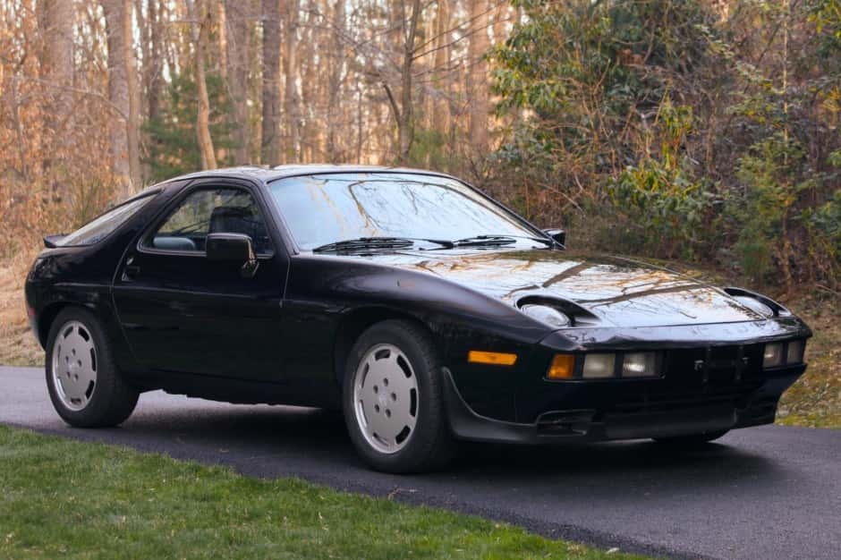 1986 Porsche 928 sold for $30,000