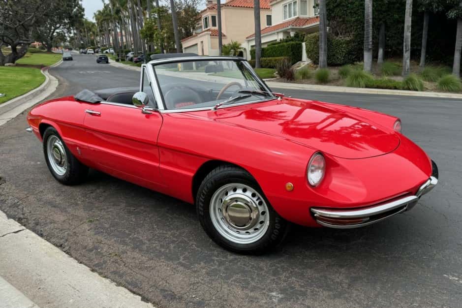 1968 Alfa Romeo 105/115 Spider Series 1 sold for $37,600