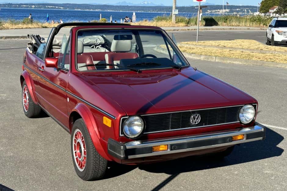 1986 Volkswagen Golf/Rabbit Cabriolet sold for $7,735