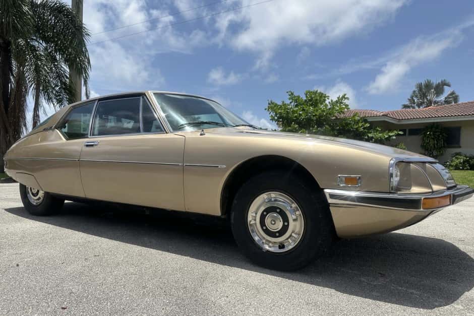 1973 Citroen SM sold for $18,250