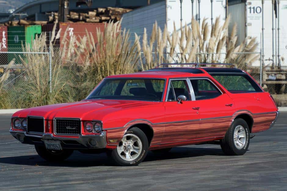 1972 Oldsmobile Vista Cruiser sold for $23,500