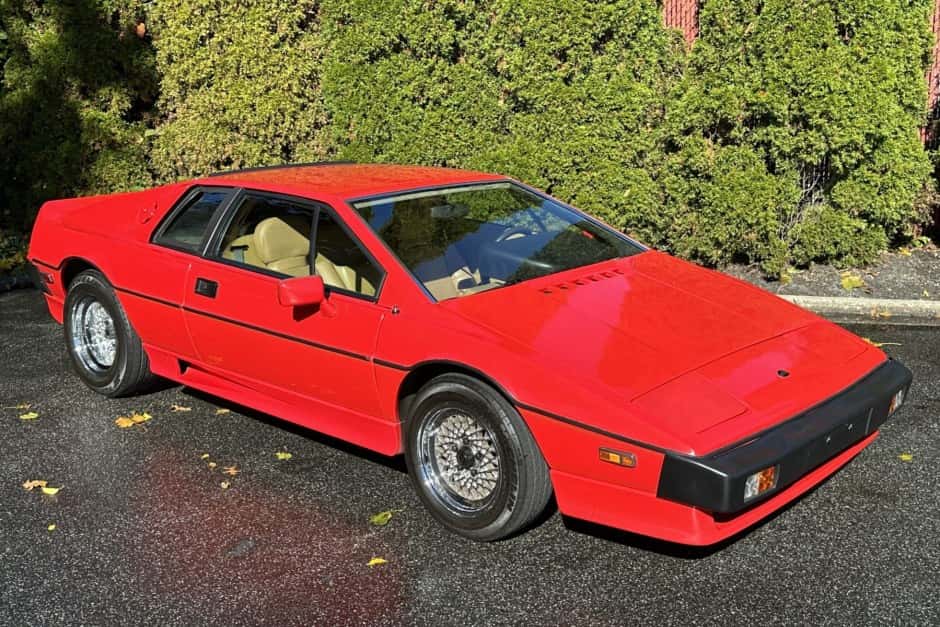 1987 Lotus Esprit sold for $39,990