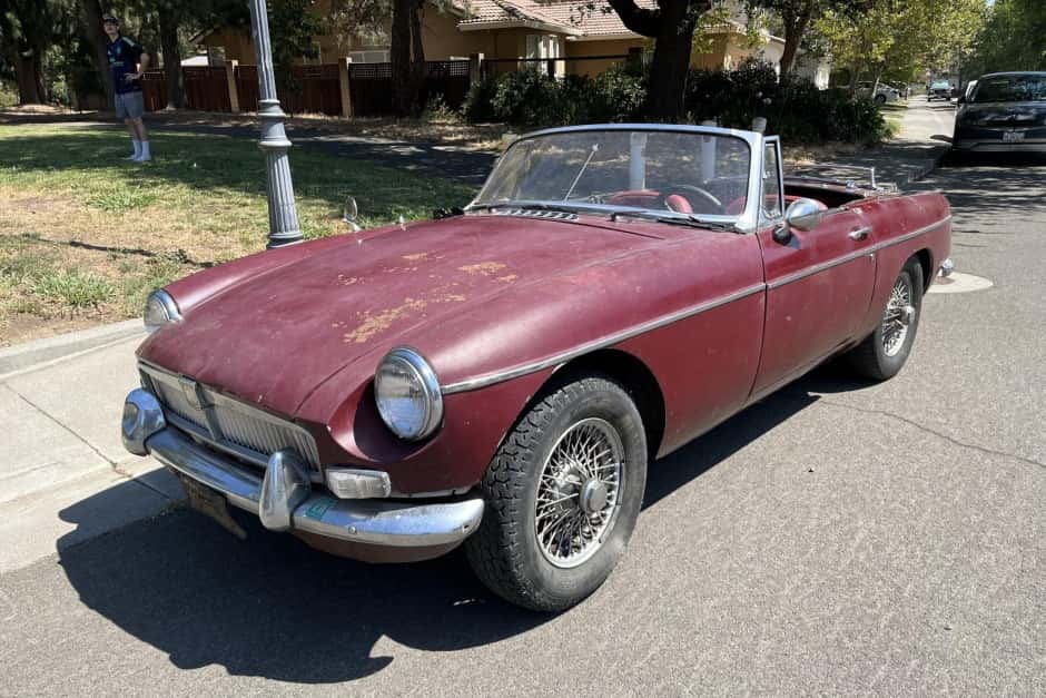 1966 MG MGB sold for $4,500