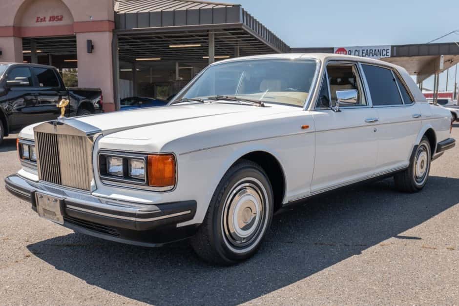 1987 Rolls-Royce SZ Silver Spirit & Silver Spur sold for $4,600