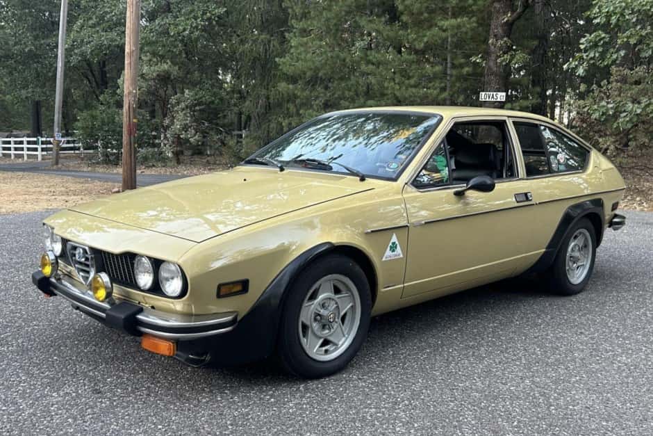 1976 Alfa Romeo Alfetta sold for $11,850