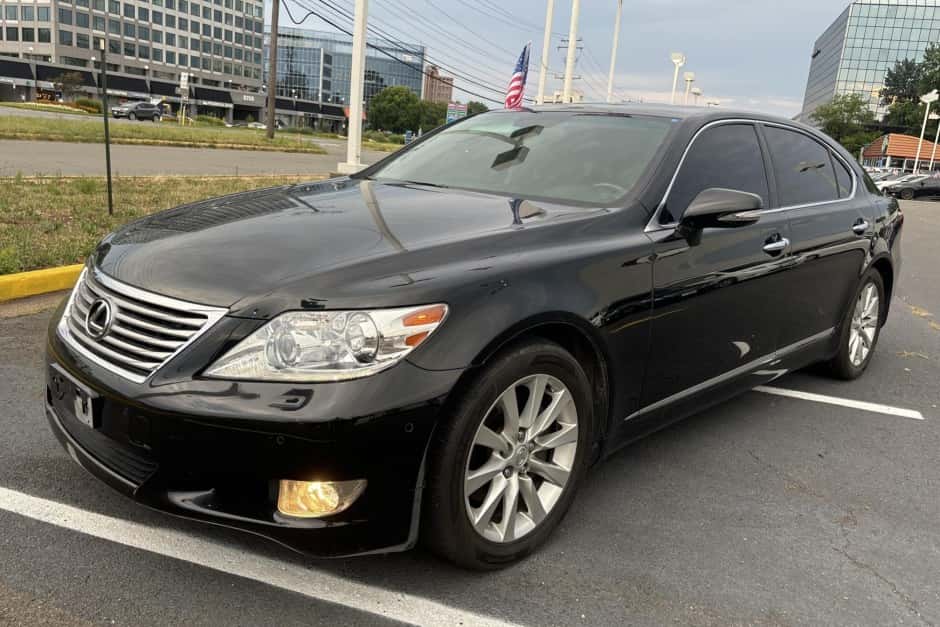 2011 Lexus LS Sedan sold for $26,250