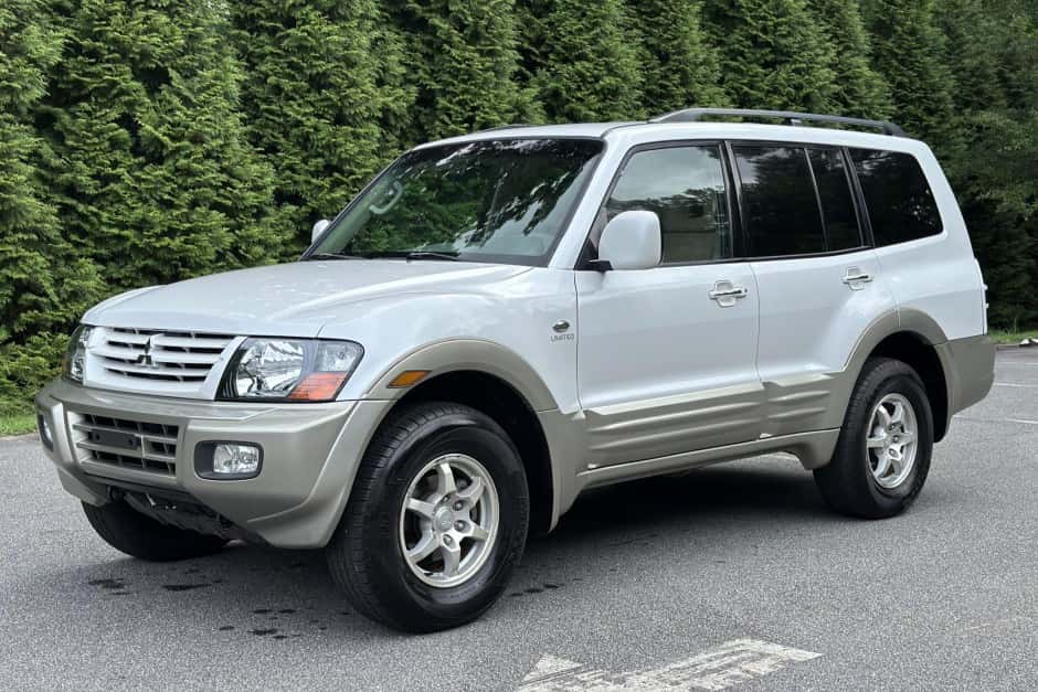 2002 Mitsubishi Pajero & Montero sold for $10,500