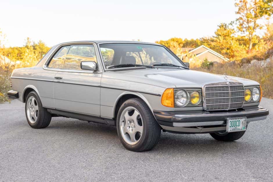 1985 Mercedes-Benz W123 sold for $45,000