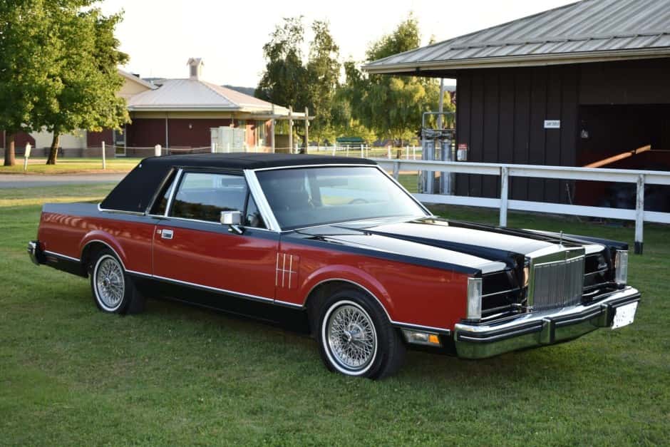1982 Lincoln Continental Mark VI (1980-1983) sold for $11,000