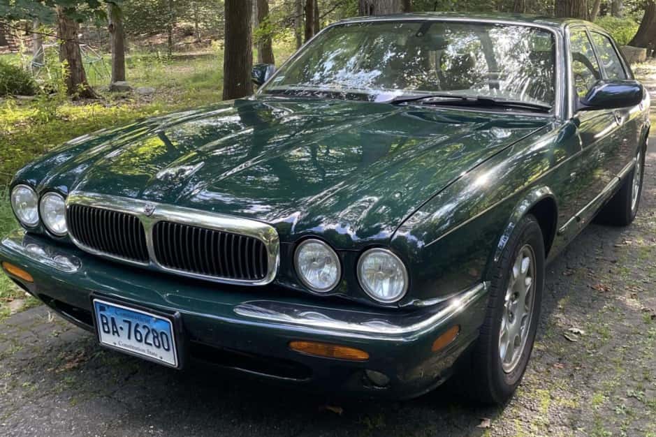 2002 Jaguar X308 XJ (1998-2003) sold for $3,850