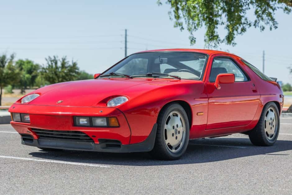 1984 Porsche 928 sold for $20,500