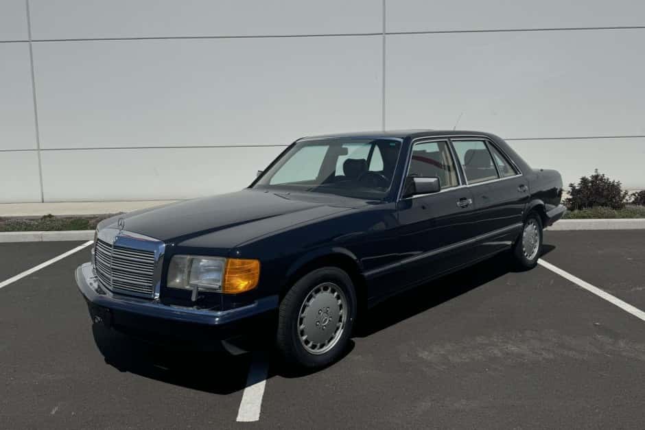 1989 Mercedes-Benz W126 S-Class sold for $14,000