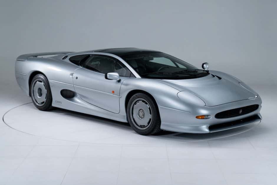 1993 Jaguar XJ220 sold for $680,000