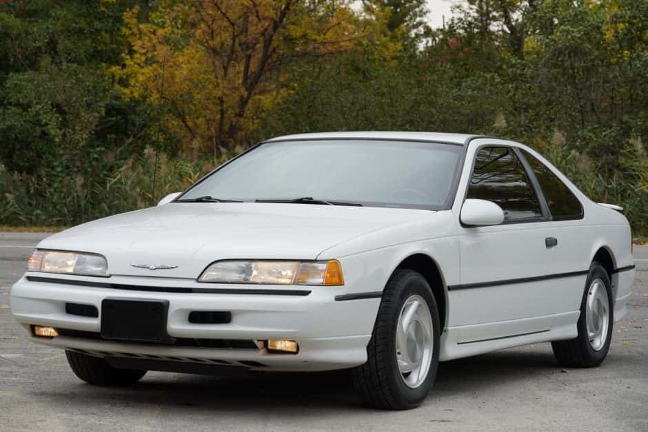 1989 Ford Thunderbird (1989-1997) sold for $10,000