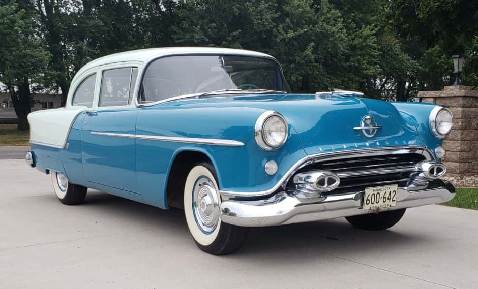 1954 Oldsmobile 88 sold for $17,500