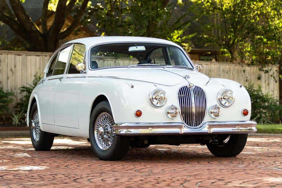 1962 Jaguar Mk II sold for $89,000