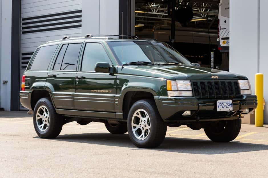 1997 Jeep ZJ Grand Cherokee sold for $22,250