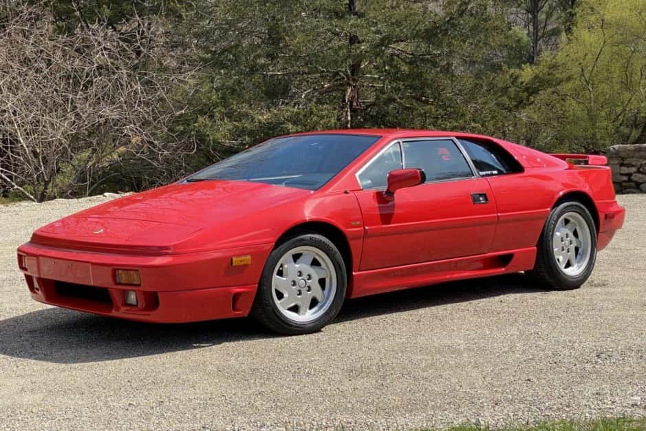 1991 Lotus Esprit sold for $27,000