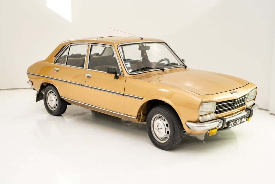 1975 Peugeot 504 sold for $9,100
