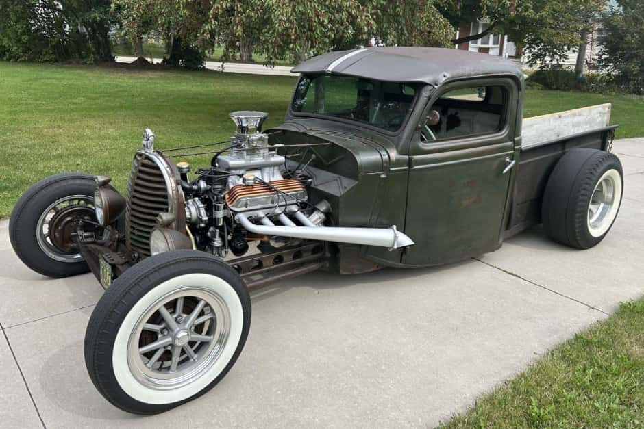1935 Ford Hot Rod sold for $17,200