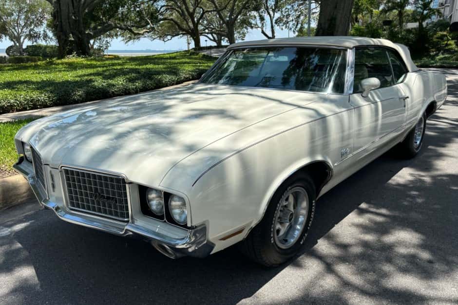 1972 Oldsmobile Cutlass sold for $20,750