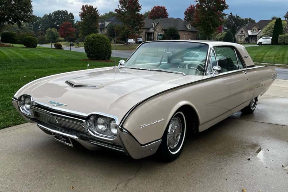 1961 Ford Thunderbird (1961-1963) sold for $17,000