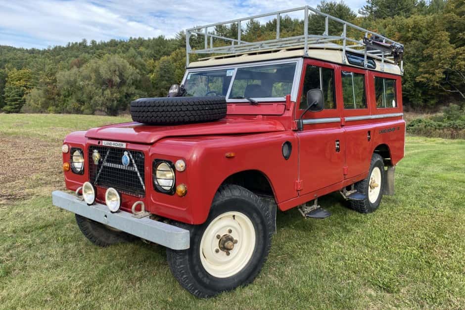 1983 Land Rover Series 109 sold for $23,000