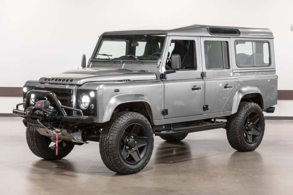 2021 Osprey Defender Replica sold for $135,000