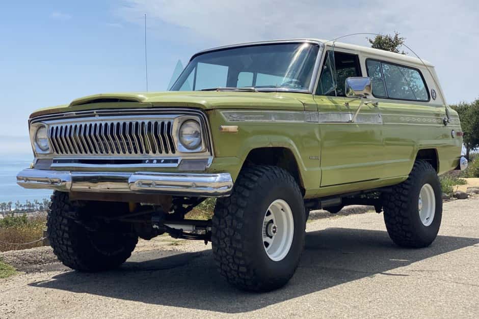 1975 Jeep SJ Cherokee sold for $17,250