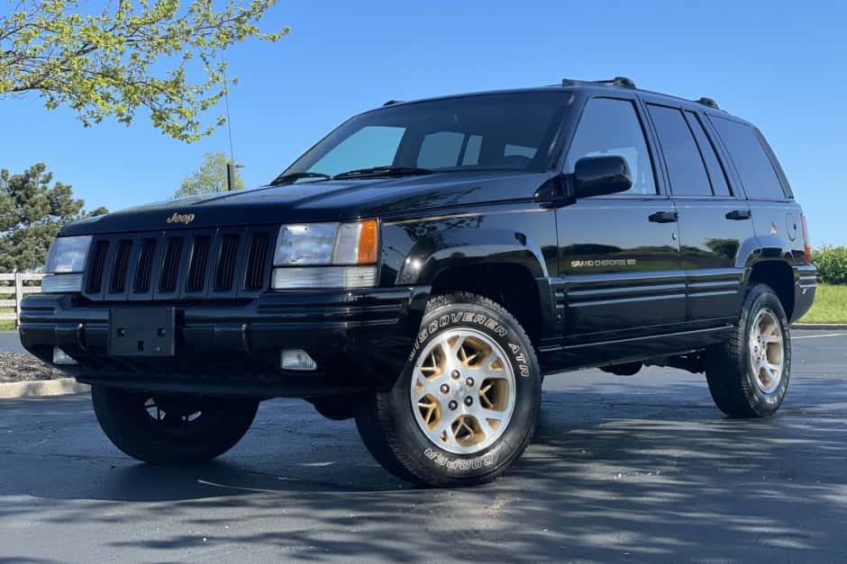 1997 Jeep ZJ Grand Cherokee sold for $17,000
