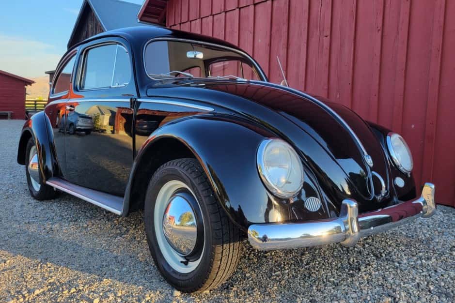 1953 Volkswagen Beetle (Oval Window) sold for $18,250