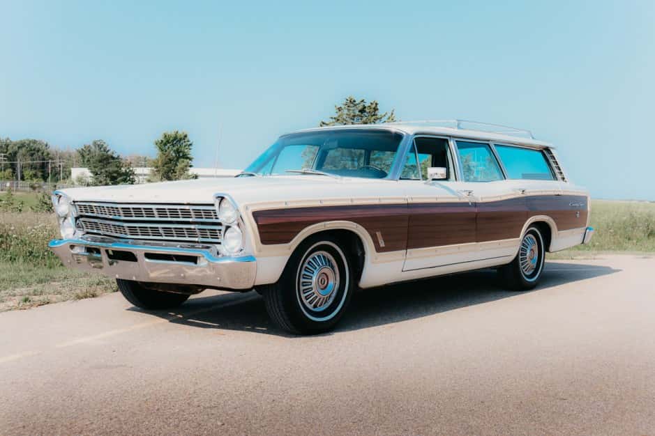 1967 Ford Country Squire sold for $25,250