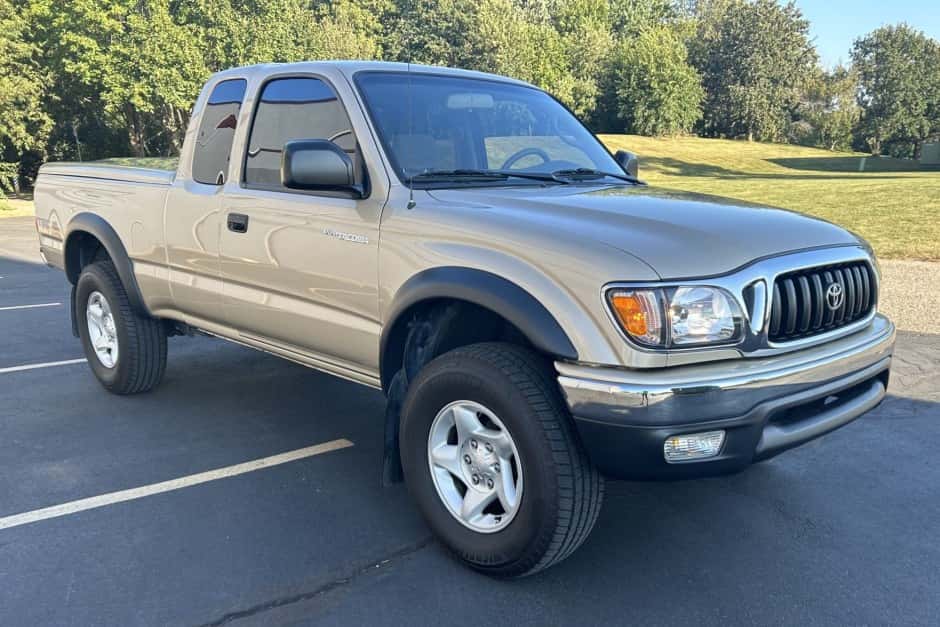 2003 Toyota Tacoma (N1X0 1995-2005) sold for $16,500