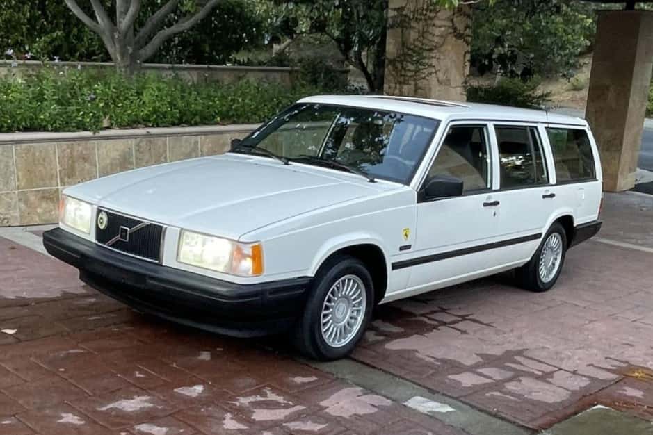 1995 Volvo 900-Series sold for $12,000
