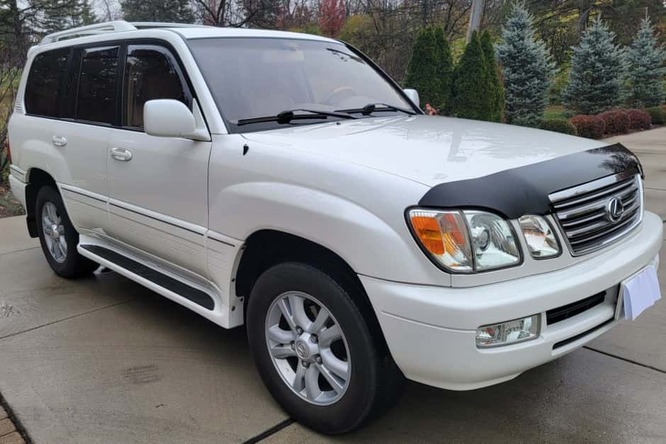 2003 Lexus LX470 sold for $24,750