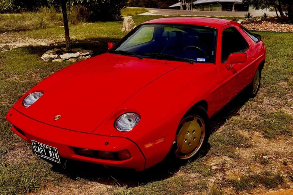 1986 Porsche 928 sold for $11,000