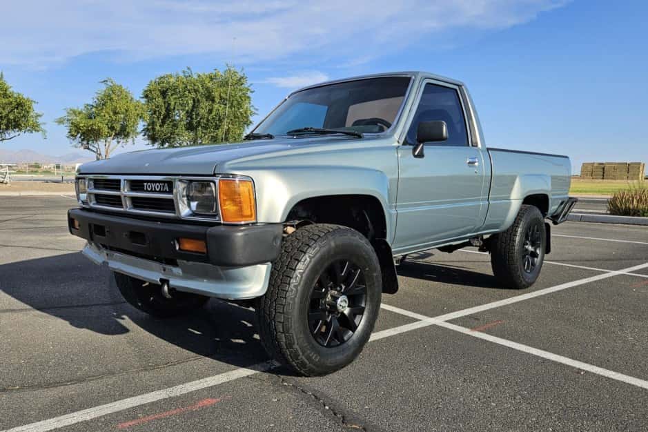 1988 Toyota Pickup (N50/N60/N70 1984-1988) sold for $9,800